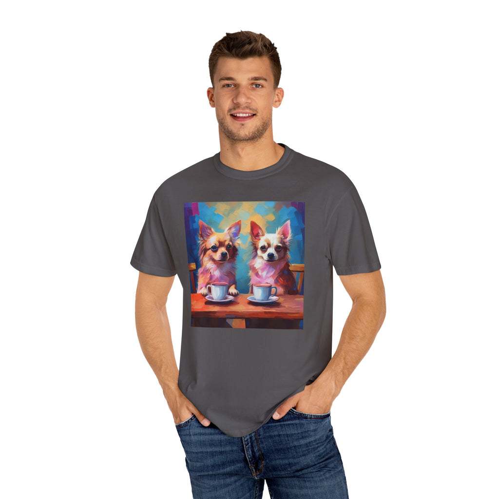 Cafe con Chihuahua Unisex Garment-Dyed T-shirt