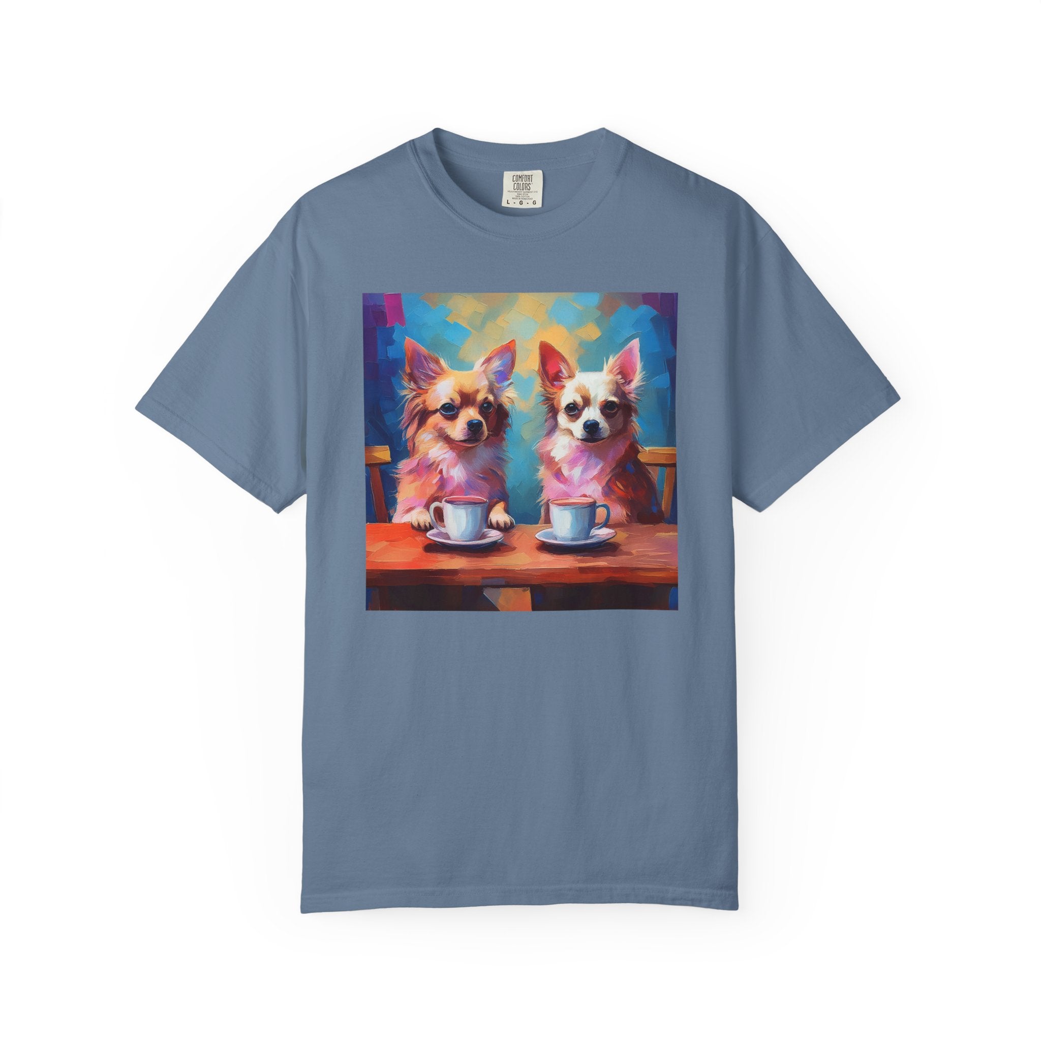 Cafe con Chihuahua Unisex Garment-Dyed T-shirt