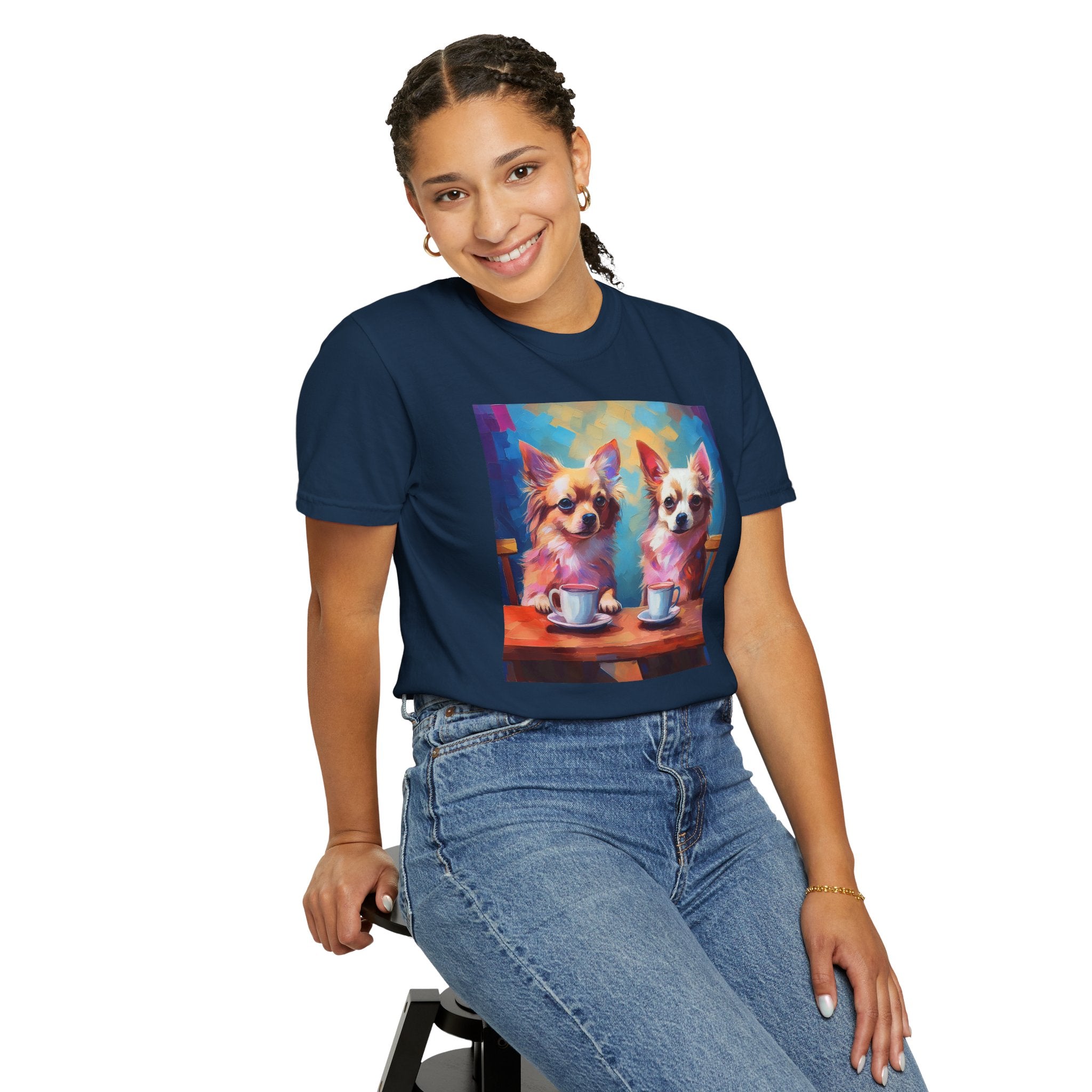 Cafe con Chihuahua Unisex Garment-Dyed T-shirt