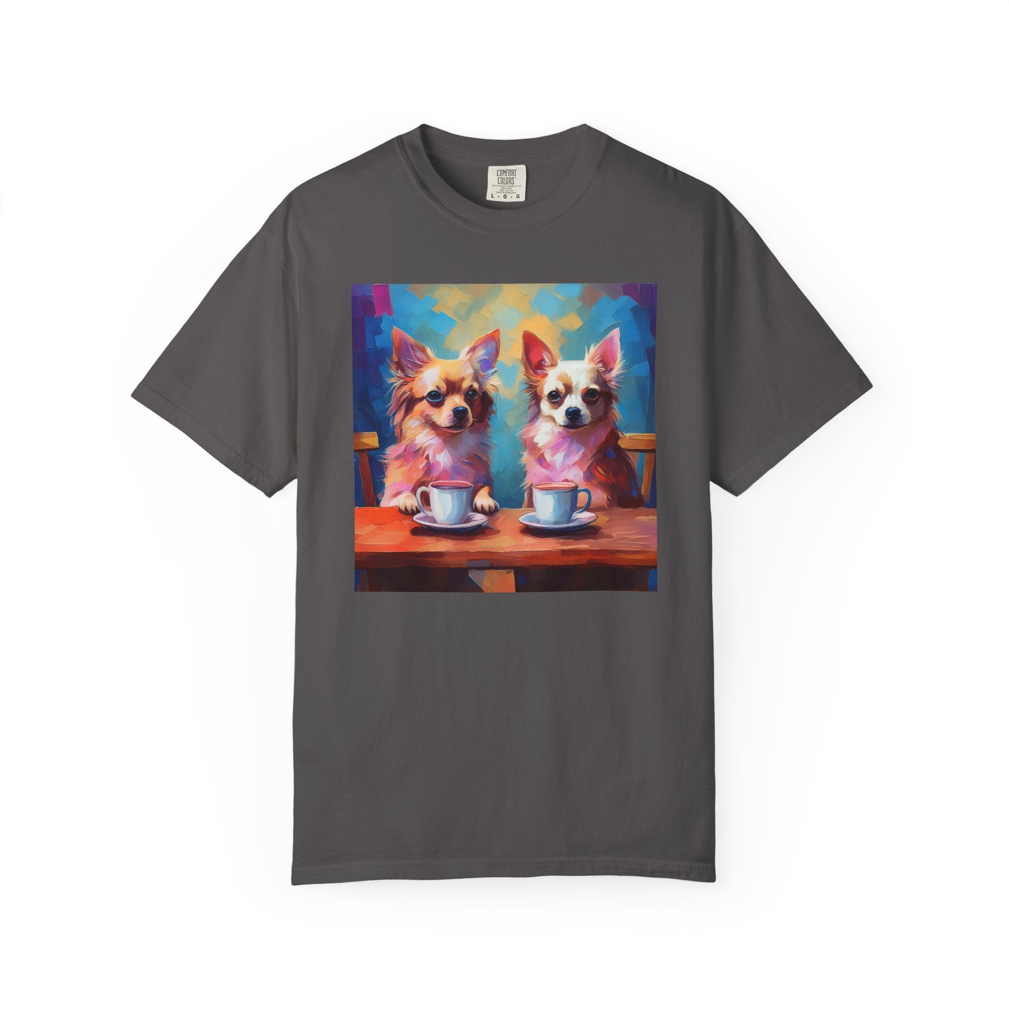 Cafe con Chihuahua Unisex Garment-Dyed T-shirt