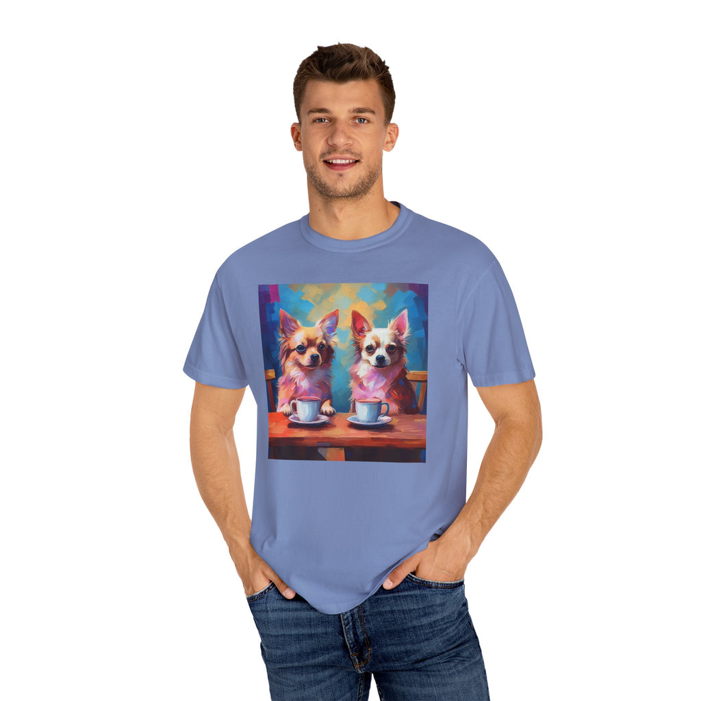 Cafe con Chihuahua Unisex Garment-Dyed T-shirt