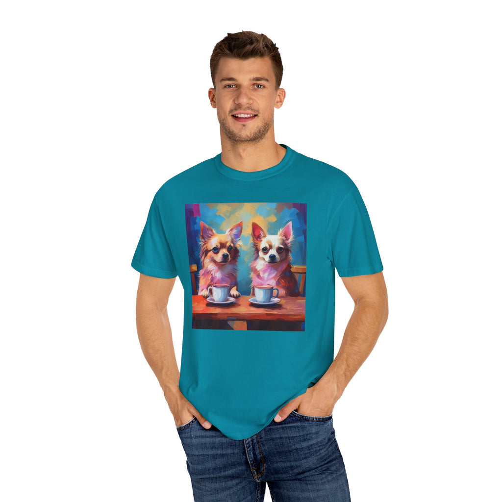 Cafe con Chihuahua Unisex Garment-Dyed T-shirt